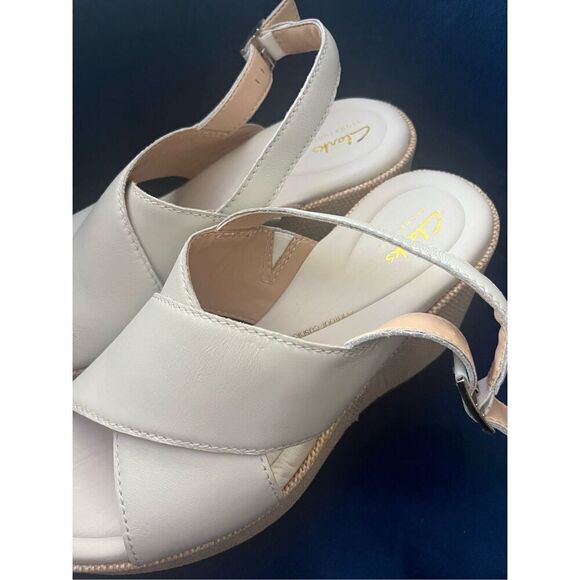 Clarks White‎ and Tan Heeled Sandals - Picture 8 of 9
